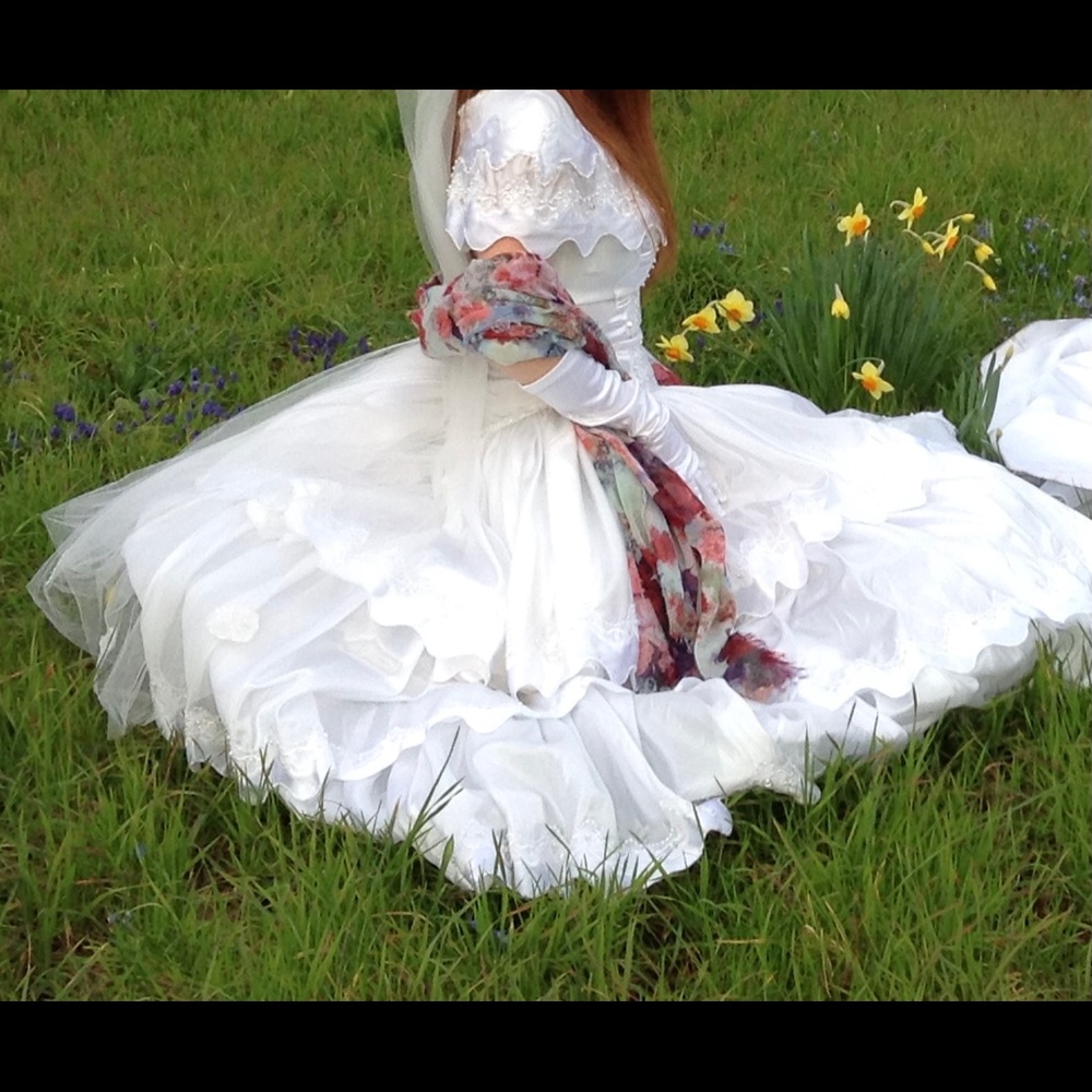 Beautiful Vintage Wedding Dress+Veil-Canadian Made